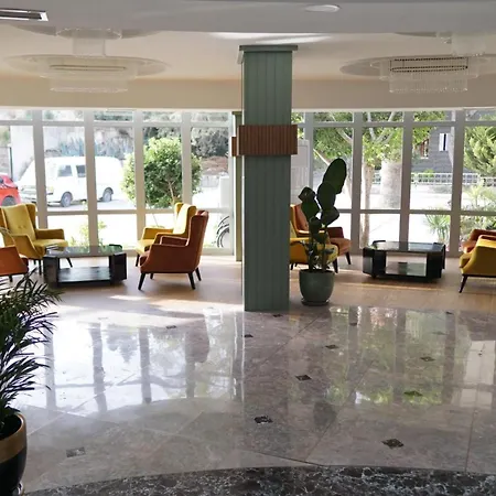 Ada Newday Hotel 3*