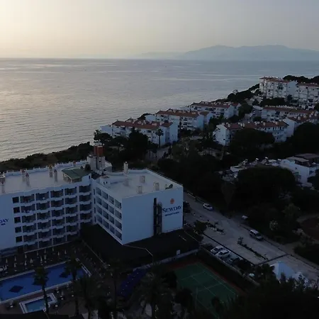 Ada Newday Ξενοδοχείο Κουσάντασι